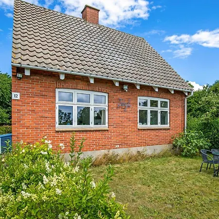 Holiday home Lovely In With Wifi